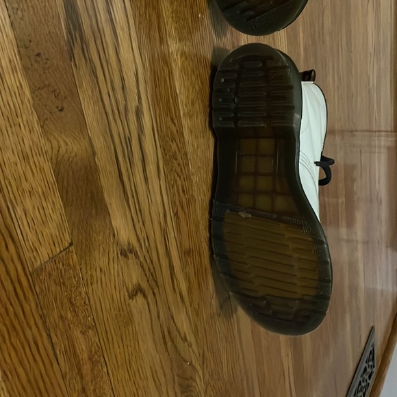 Dr Martens - Women's 1460 Smooth Leather Combat Boots - like new - Picture 8 of 11